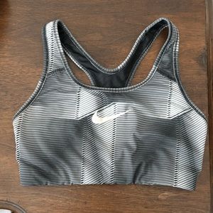 Nike Sports Bra | Size M